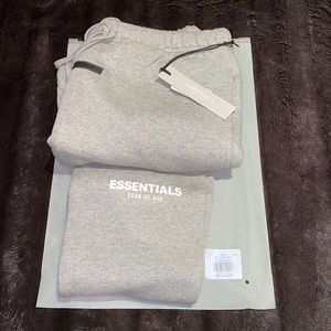 ✅ NWT UNISEX Fear of God Essentials Grey Dark Heather Oat joggers pants MEDIUM